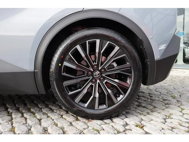 Toyota C-HR+ Executive AWD 77 kWh, € 3.000 Inruil Voordeel ! Panoramadak, Apple carplay / Android au...