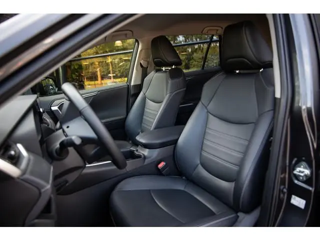 Toyota RAV4 2.5 Hybrid , SOH 99,6%, Adaptive cruise, Achteruitrijcamera, Stoel/stuurverwarming,