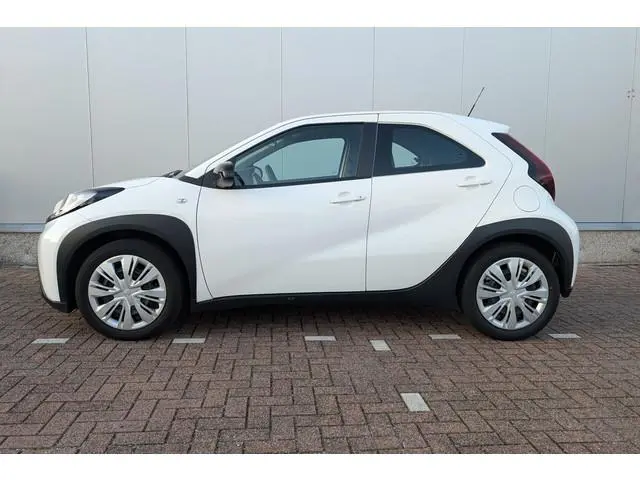 Toyota Aygo X 1.0 VVT-i MT Play |Apple CarPlay/Android Auto|Camera achter|Groot scherm