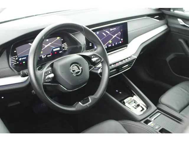 Skoda Octavia Combi 1.0 e-TSI 110pk DSG Business Edition Plus Leder Stoelverwarming V+A Keyless Virt...