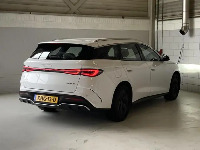 BYD SEAL