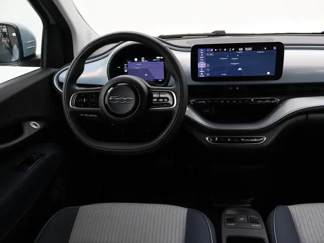 Fiat 500C 42 kWh Aut. *SOH 97%* *CELESTIAL BLUE* + STOELVERW. | CAMERA | 17 INCH | APPLE CARPLAY