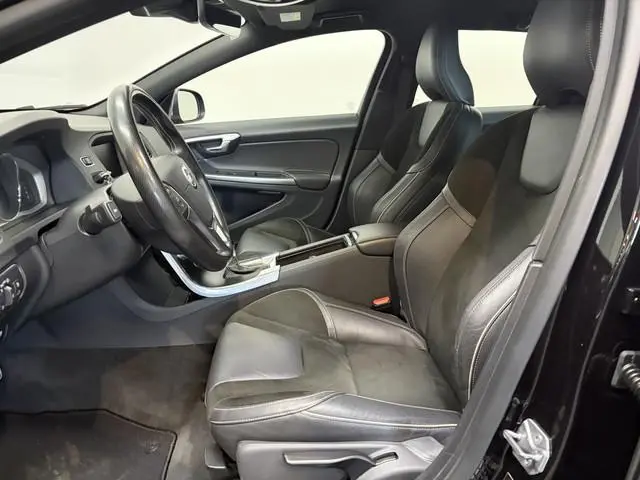 Volvo V60 2.0 T4 190pk AUT6 BNS Sport Trekhaak 1600kg/ Navi/ Stoelverw