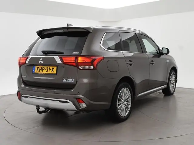 Mitsubishi Outlander 2.4 PHEV INTENSE+ 4WD + LEDER EXCLUSIVE | 360 CAMERA | CARPLAY | TREKHAAK | STO...