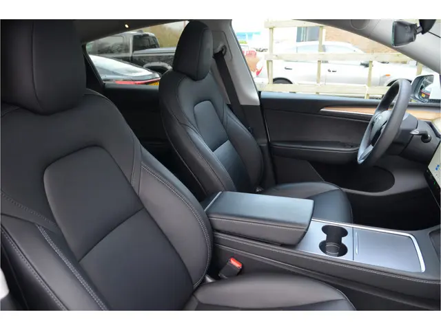 Tesla Model Y RWD 58 kWh AutoPilot3.0 Ryzen, LFP Accu