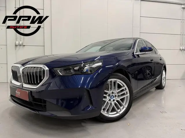 BMW 5-serie 530e Edition PANO/HEAD-UP/ACC/H&K/LEER-SPORT/CURVED-DISPLAY/SOH 96,3%/VENTILATIE+MEMORY/...