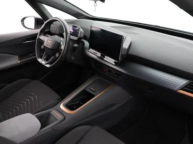 CUPRA Born Business 230pk 82 kWh · SOH 95% · Camera · Apple/Android Car Play · Navigatie · Dodehoek...