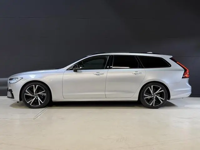 Volvo V90 2.0 B4 R-Design | Panoramadak | Elektr. trekhaak | Head-Up | Camera | Harman Kardon | Adap...