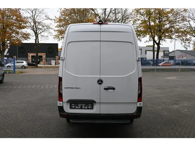 Mercedes-Benz eSprinter