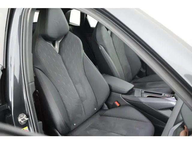 CUPRA Terramar 1.5 TSI e-Hybrid 272pk VZ Performance Trekhaak 360Camera Sennheiser HUD Keyless Panor...