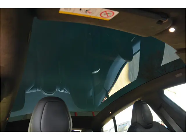 Tesla Model S Long Range AutoPilot3.0, Carbon Spoiler!