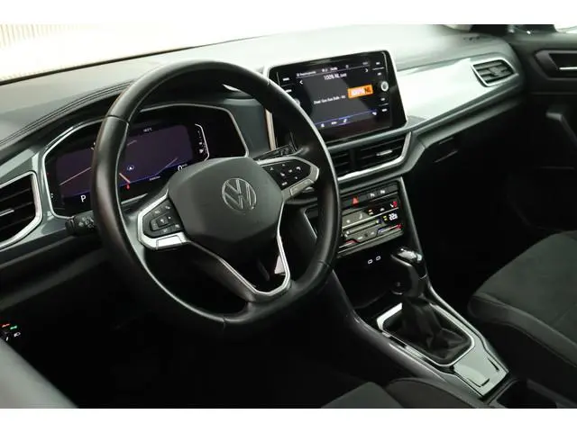 Volkswagen T-Roc 1.5 TSI 150pk DSG Style Trekhaak Camera LED Virtual Cockpit Navigatie
