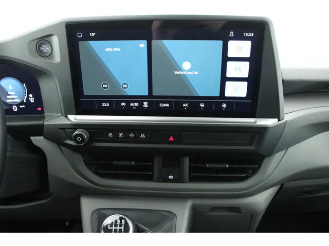 Volkswagen Transporter T7 2.0 TDI 110pk L2H1 Life Incl. BPM! Parkeersensoren Carplay Bijrijdersbank