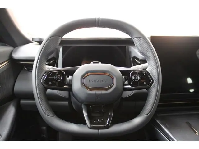 Lynk & Co 08
