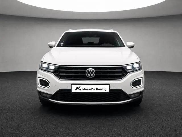 Volkswagen T-Roc 1.5 TSI 150pk DSG Sport · Camera · Trekhaak · Navigatie · Stoelverwarming · 18'' In...