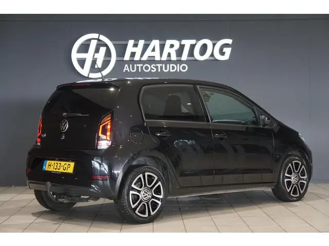 Volkswagen Up! 1.0 BMT High Up! + CAMERA / CLIMATE CONTROL / FACELIFT / AFN. TREKHAAK