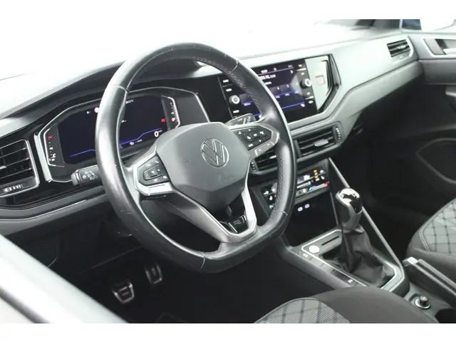 Volkswagen Polo 1.0 TSI 95pk 2x R-Line Navigatie Keyless Camera Virtual Cockpit Led Panoramadak