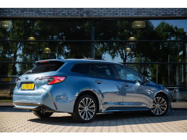 Toyota Corolla Touring Sports 2.0 Hybrid Style , Panorama dak,  Adaptive cruise, Keyless entry,