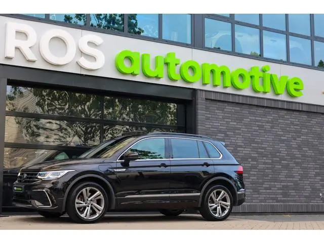 Volkswagen Tiguan 1.4 TSI eHybrid R-Line Business | BTW | PANORAMADAK | IQ-LIGHT | KEYLESS | ACC | E...