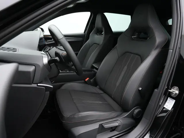CUPRA Leon Sportstourer 1.4 e-Hybrid 245 pk VZ | Trekhaak | Kuipstoelen | Matrix LED | Beats | Stuur...