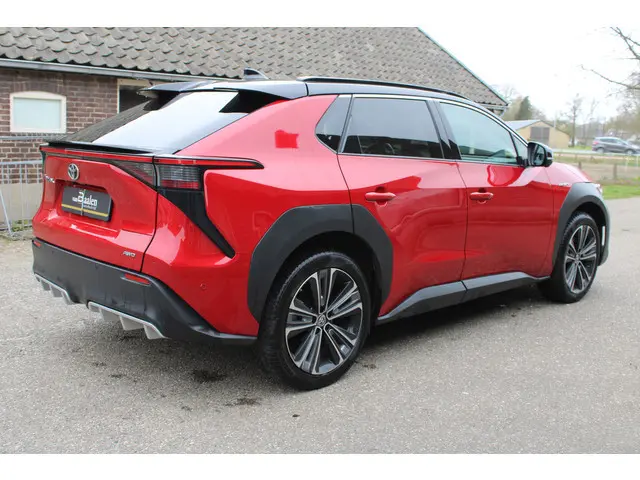 Toyota bZ4X Premium 4WD 71 kWh LEER NAVI PANO SOh 97.6%