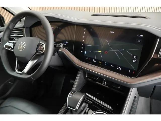Volkswagen Touareg 3.0 e-Hybrid 381pk Elegance Trekhaak Camera Leder Virtual Cockpit Panoramadak Nav...