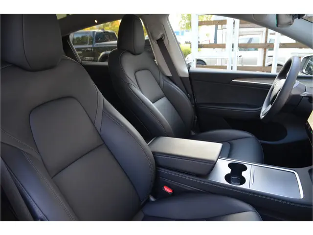 Tesla Model Y RWD 58 kWh Enhanced AutoPilot3.0 Ryzen (twv 3.800,-)