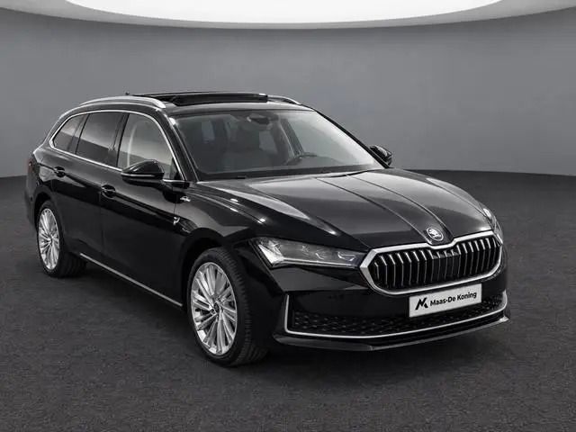 Skoda Superb 1.5TSI 150kW/204PK PHEV Laurin & Klement · Panoramadak · Leder · Trekhaak · 360°Camera...