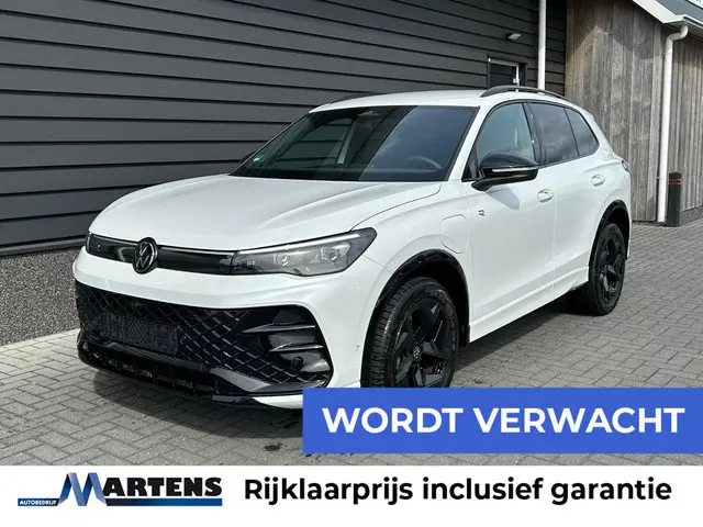 Volkswagen Tiguan 1.5 eHybrid 204pk R-Line Edition Oryxwhite Black Style Trekhaak Leder Memory Stoel...