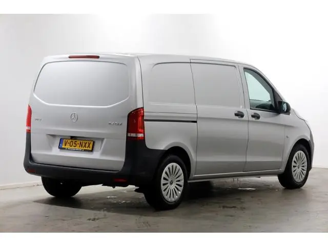 Mercedes-Benz Vito 114 CDI 136pk Compact 9G Automaat 2x Schuifdeur/LED/Camera/Inrichting 09-2022
