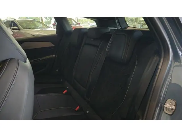 Peugeot e-308