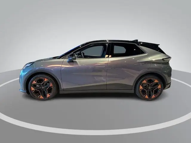 CUPRA Raval Performance First Edition 56 kWh 211PK l 444KM WLTP l Sennheizer Audio l Top View Camera...
