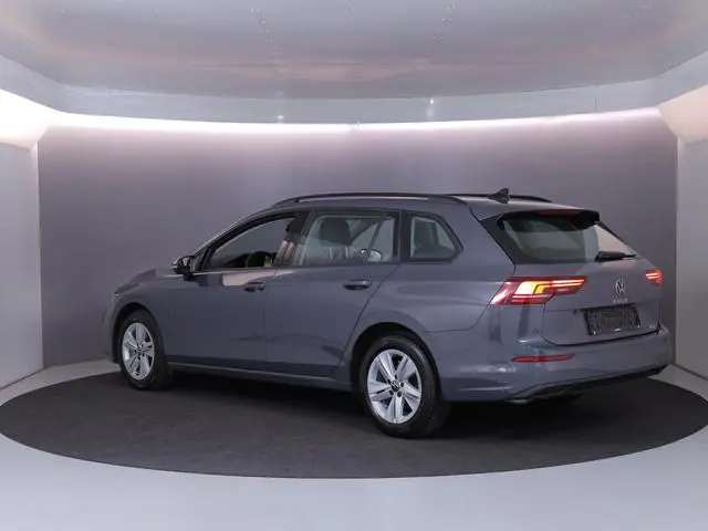 Volkswagen Golf Variant 1.5 eTSI Life Edition 116 pk Automaat (DSG) | Navigatie | Trekhaak (wegklapb...