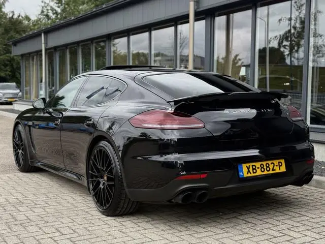 Porsche Panamera 4.8 GTS Schuifdak Sport-Chrono