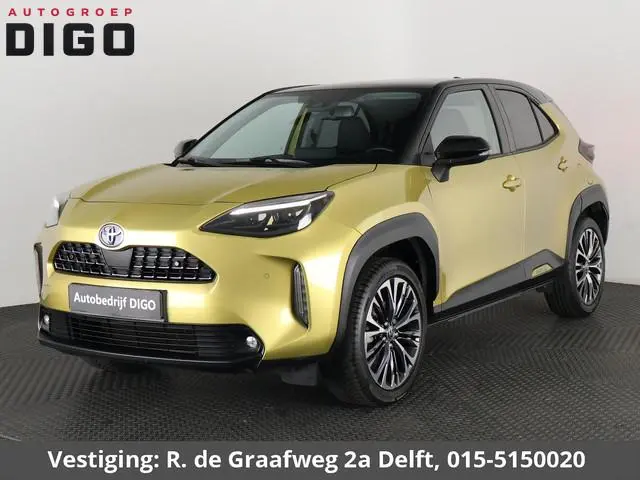 Toyota Yaris Cross 1.5 Hybrid Executive Bi-Tone | Panoramadak | Dodehoek Detectie | HUD | Navigatie