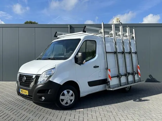 Nissan NV400
