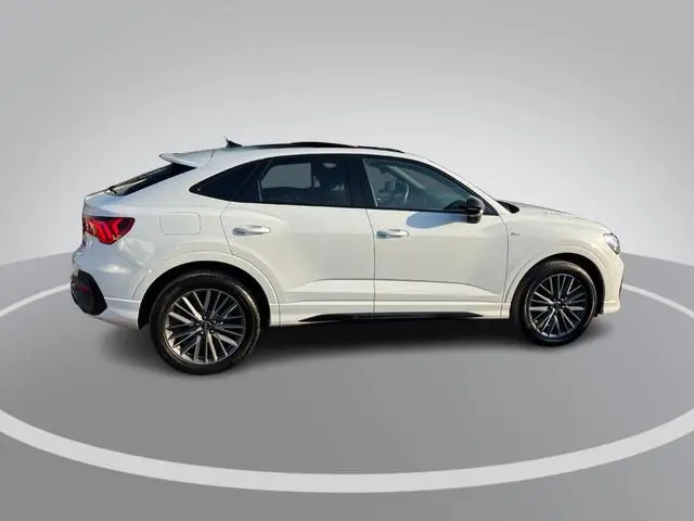 Audi Q3 Sportback 45 TFSIe 180KW/245PK S Edition Panoramadak · Camera + parkeersensoren · Apple/Andr...