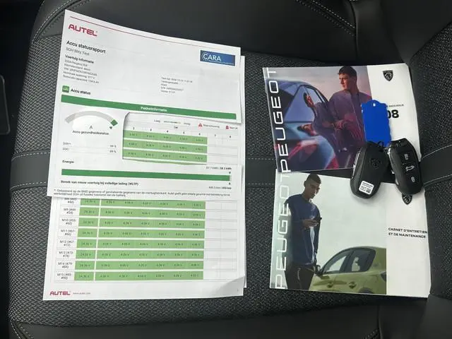 Peugeot e-408 Allure 58 kWh SOH 99% | NIEUWE AUTO | ACHTERUITRIJCAMERA | KEYLESS | STOEL + STUURVERW...