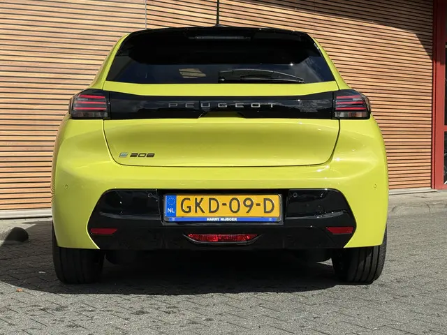 Peugeot e-208