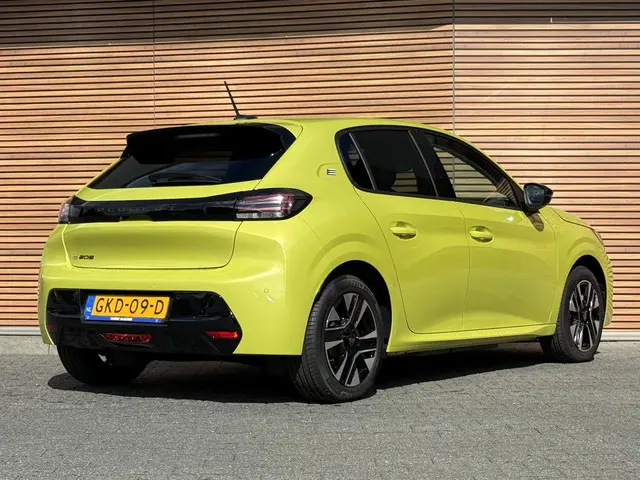 Peugeot e-208 EV Style 50 kWh Apple carplay / Navigatie / Parkeerhulp