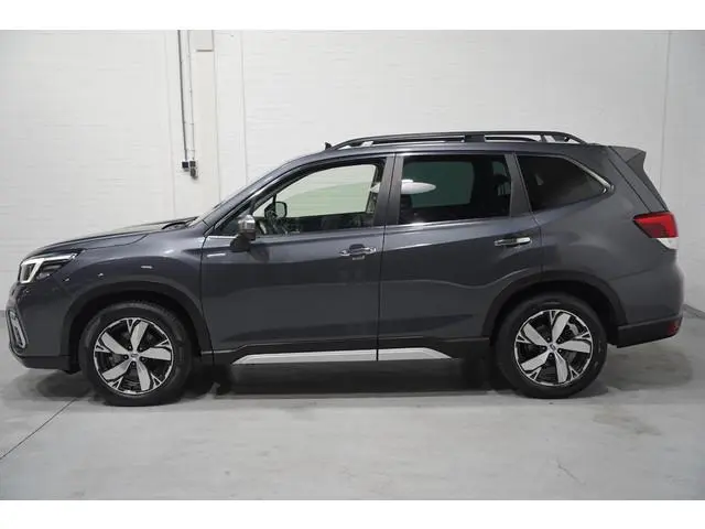 Subaru Forester 2.0i e-BOXER First Edition Leder Apple Carplay Schuifdak Camera Trekhaak NAP