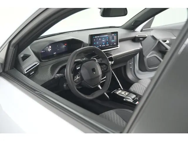 Peugeot 2008 1.2 Hybrid 145 Allure | 360 Camera | Adaptieve Cruise Control | Dodehoekdetectie | Appl...