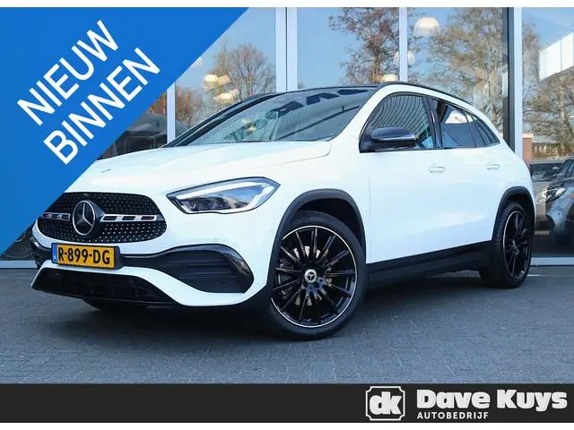 Mercedes-Benz GLA 180 AMG Line Panoramadak | Distronic | Apple Carplay
