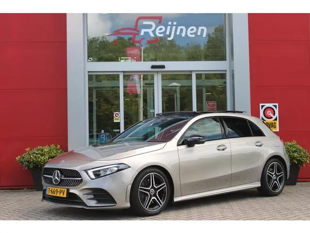 Mercedes-Benz A-klasse 220 190PK AUTOMAAT BUSINESS SOLUTION AMG | PANORAMA SCHUIF/KANTEL DAK | SFEER...