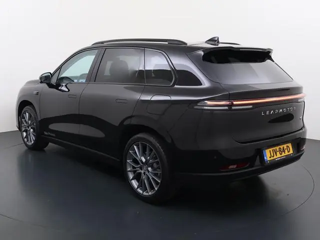 Leapmotor C10