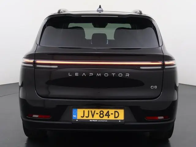 Leapmotor C10