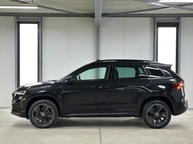 ŠKODA Karoq 1.5 TSI 150pk ACT Sportline Business | Elek. Trekhaak | Elk. panodak | Navi