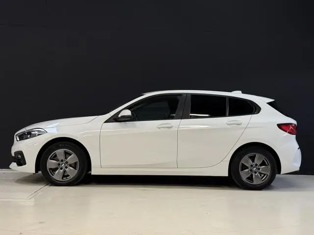 BMW 1-serie 116i Business Edition | Zwarte grill | Apple Carplay | DAB+ | PDC V+A