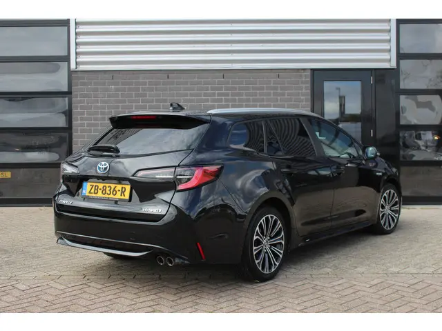 Toyota Corolla Touring Sports 2.0 Hybrid First Edition / Carplay / Navigatie / N.A.P.