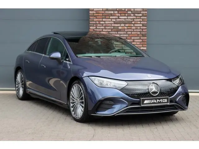 Mercedes-Benz EQE 300 AMG Line 90 kWh | Airmatic | Distronic | Panoramadak | Warmtepomp | Memory | C...